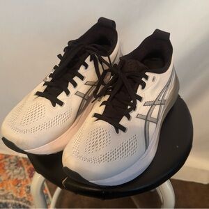 ASICS Men's White Running Shoes